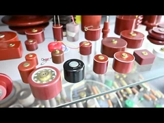 Kondensator keramik tipe cetakan dengan gagang pintu tegangan tinggi 40kV 10000pF